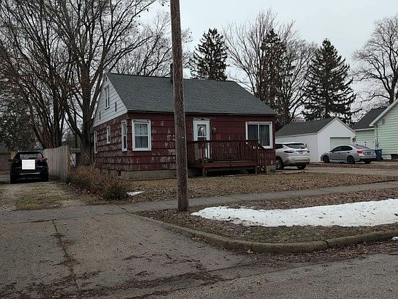 3rd image of 2046 Philo Ave
