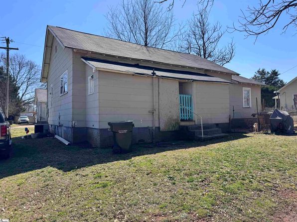 14 19th St, Greer, SC 29651