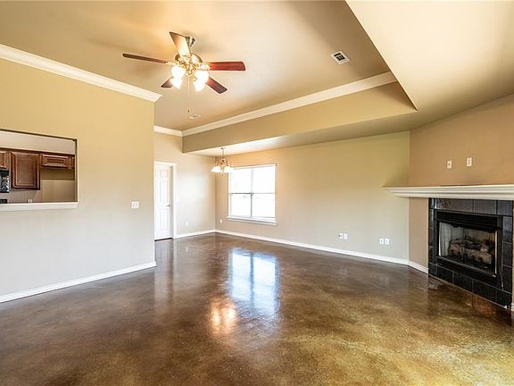 4th image of 1678 N Oakhaven Pl