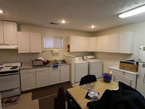 4th image of 732 N 4th Ave