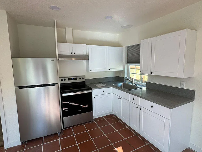 1010 Whaley St — Photo 6