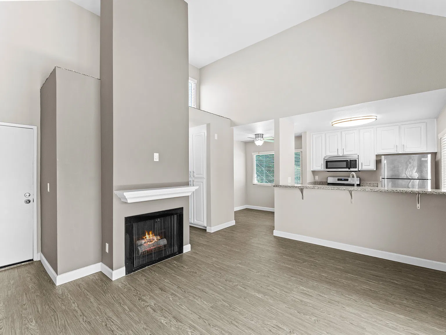 Mesa Pines Apartments — Photo 3