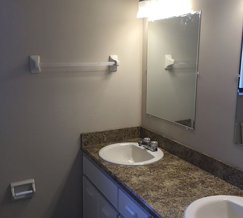 4th image of 44 Bracken Ln