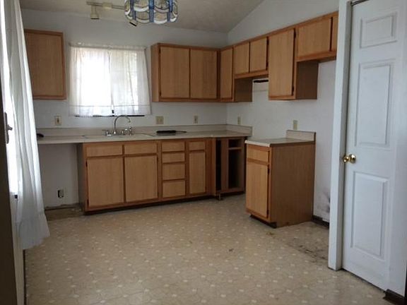 2nd image of 1014 Embassy Dr