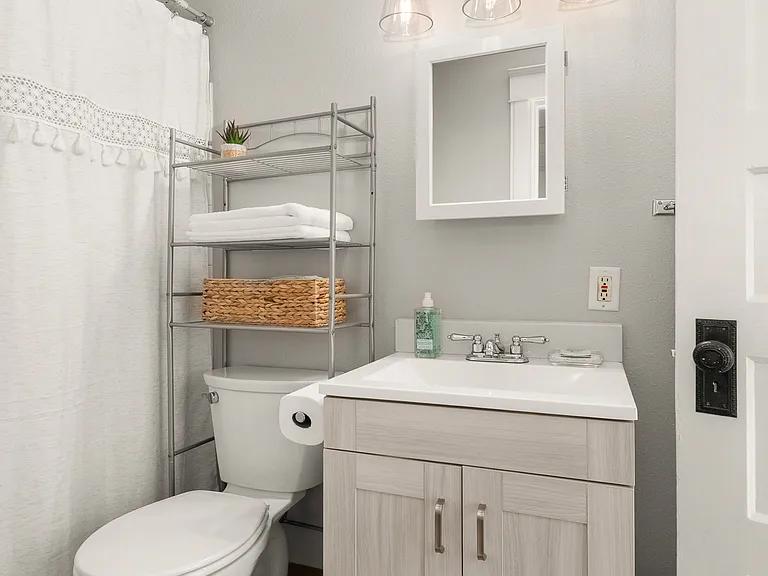 1117 W Spofford Ave #1 — Photo 12