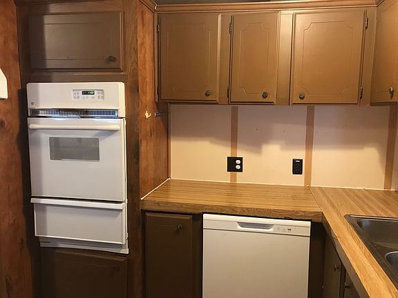 3rd image of 214 Valley View Dr #214