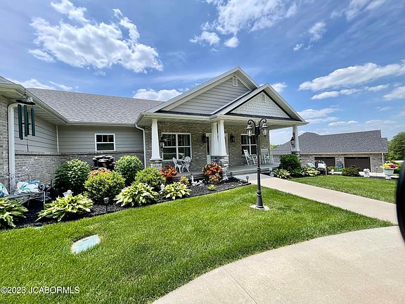 4th image of 6111 Henwick Ln