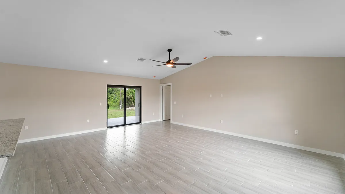 4 bed, 1667 sqft, $2,850 — Photo 2
