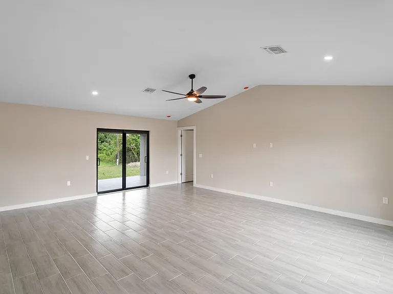 19140 Coconut Rd — Photo 2