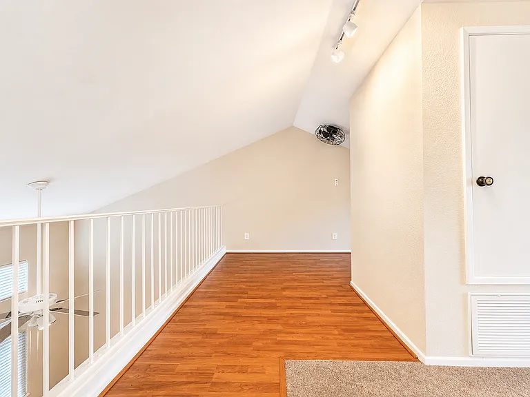 1629 Windmill Ln #E — Photo 18