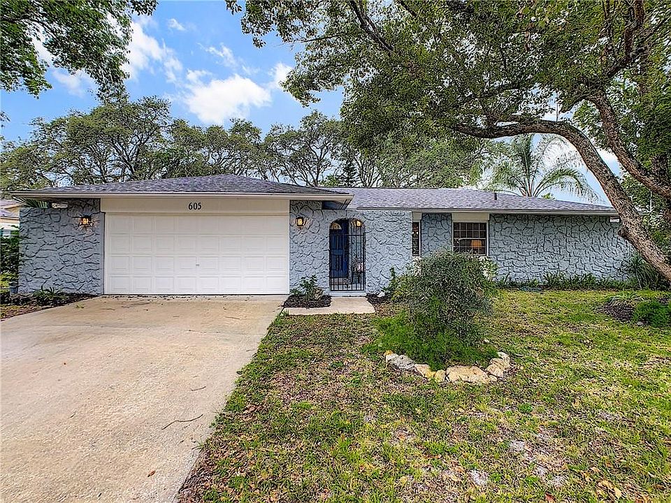 1st image of 605 Swallow Dr