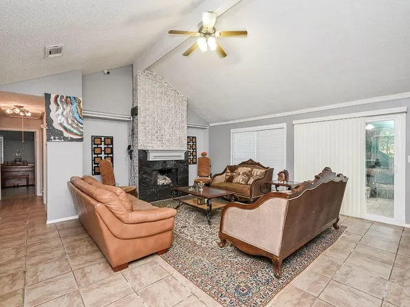 13102 Richmond Ave, Houston, TX 77082