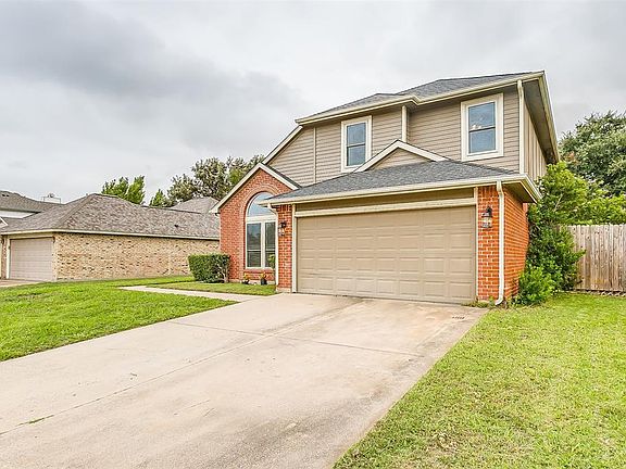 3rd image of 5308 Manhassett Dr