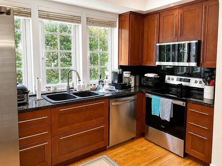 215 Phoenetia Ave #1 — Photo 9