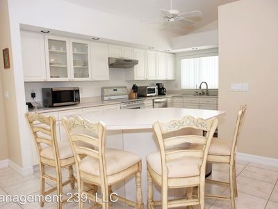 757 93rd Ave N, Naples, FL, 34108