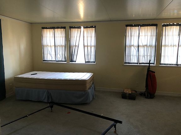 4th image of 3421 Cloverdale Dr