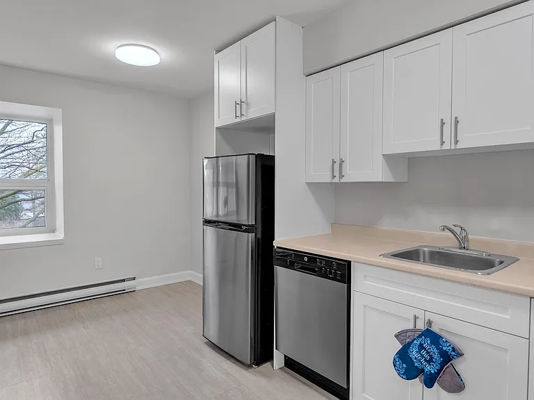 800 Castell Rd — Photo 11