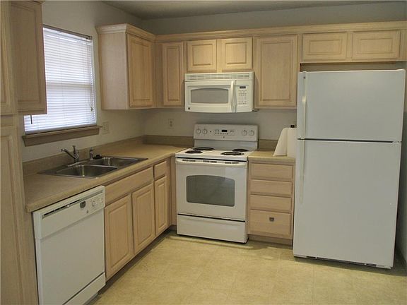 5th image of 3505 NE Austin Dr
