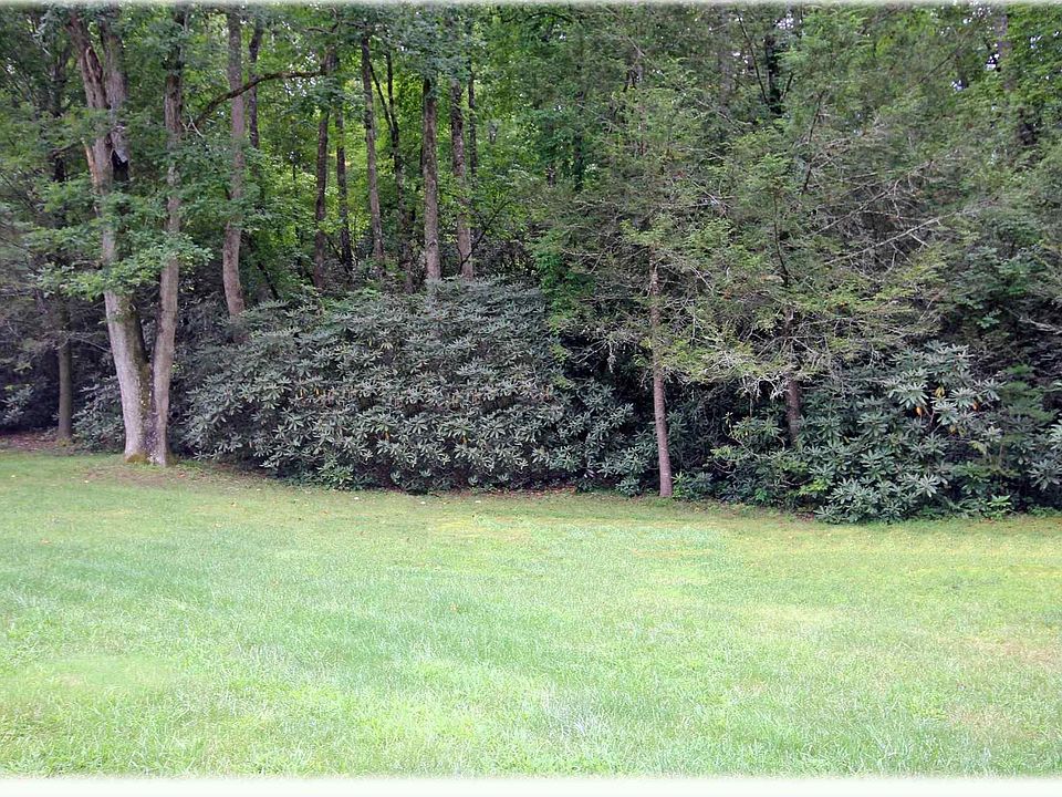 1st image of 2 Garden Gate Trl