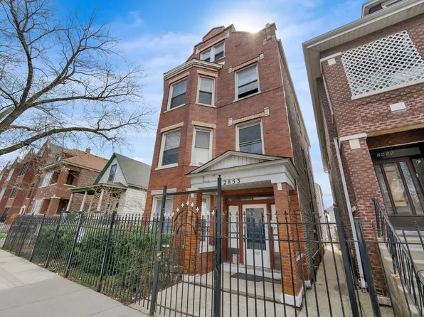 2853 W 40th St, Chicago, IL 60632