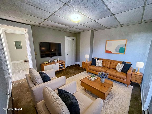 2nd image of 301 E Main St #767D88586