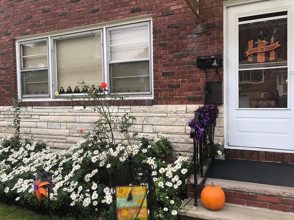 1st image of 4 Walters Ave #1