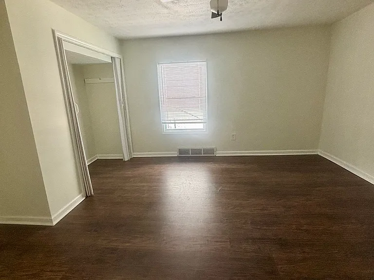 3633 Kahlert Ave — Photo 8