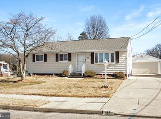 17 Brook Ln, Bordentown, NJ 08505