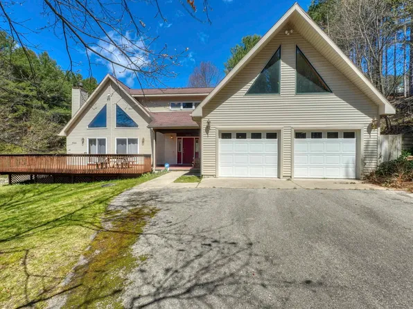 3900 Hidden Hills Ct, Traverse City, MI 49686