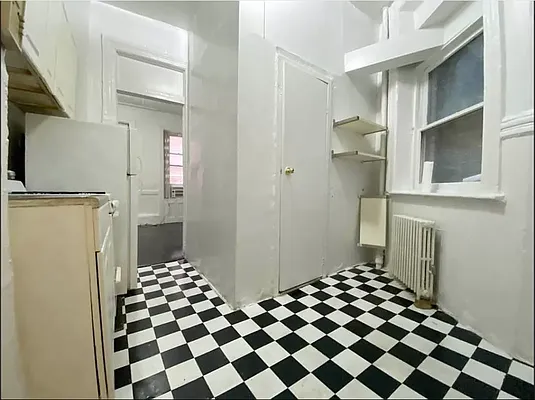 Rented by Ethan Blinder, LREB | media 17