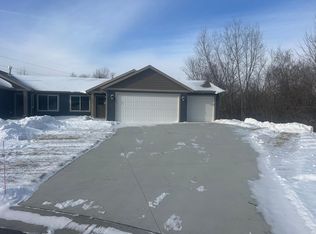 2000 20th St, Zumbrota, MN 55992
