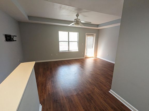 3rd image of 2307 Timber Oaks Ln #1