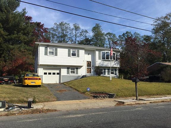 2nd image of 1413 Brookfield Dr
