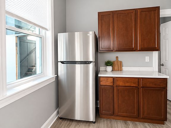 5th image of 1444 N Talman Ave #1