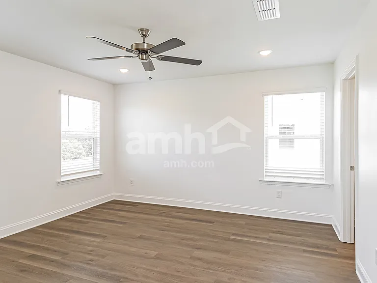 4044 Williams Road Ext — Photo 9