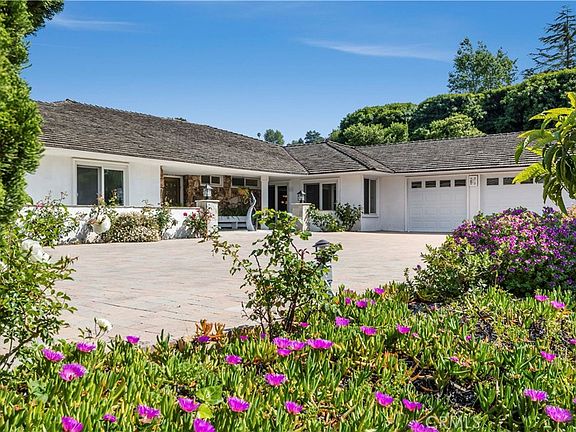 3rd image of 2 Bowie Rd