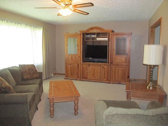 2nd image of 208 Greentree Dr