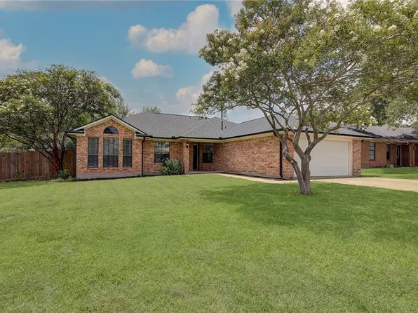 2101 Pebblebrook Ln, Bryan, TX 77807