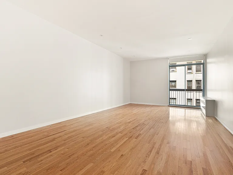 184 Thompson St #4E — Photo 4
