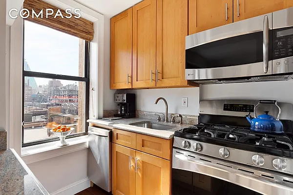 Sold by Compass | media 10