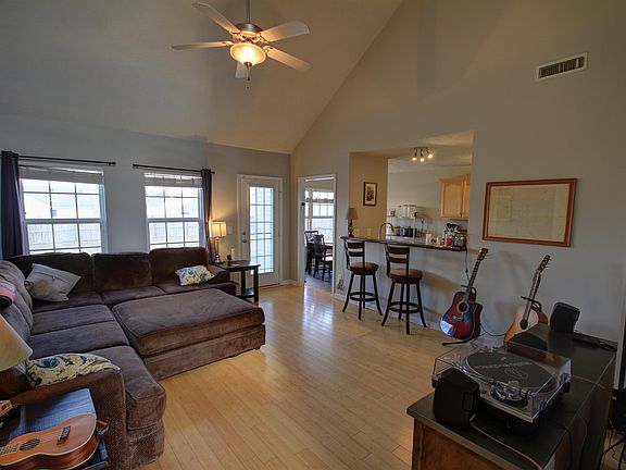 5th image of 5046 Betsy Ann Ave