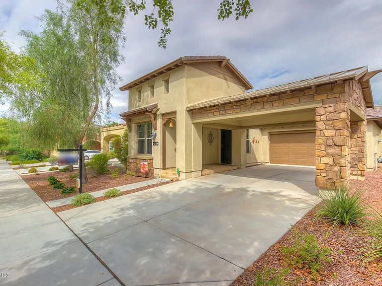20912 W Ridge Rd — Photo 2