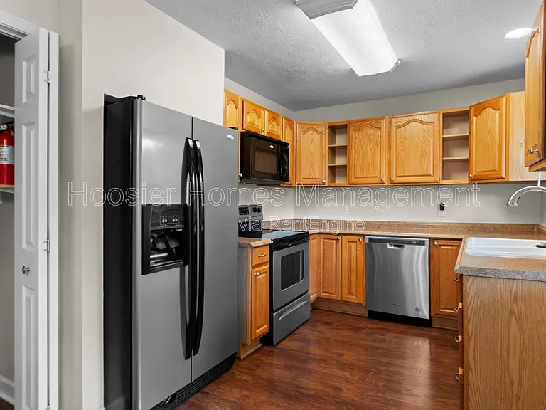 1160 Birnam Woods Trl — Photo 6