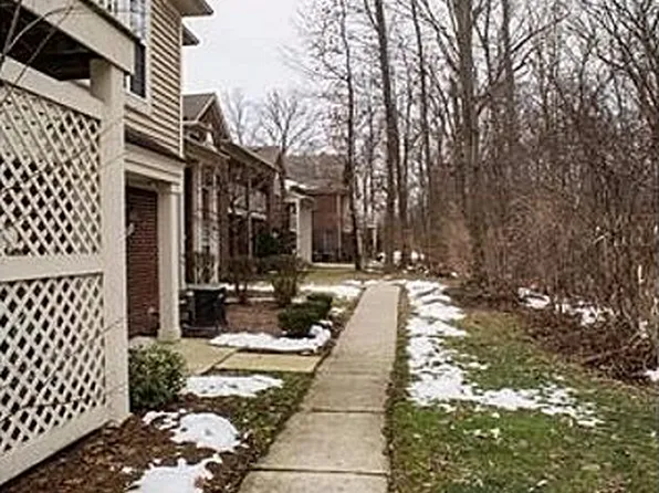 1670 Deepwood Cir #1, Rochester, MI 48307