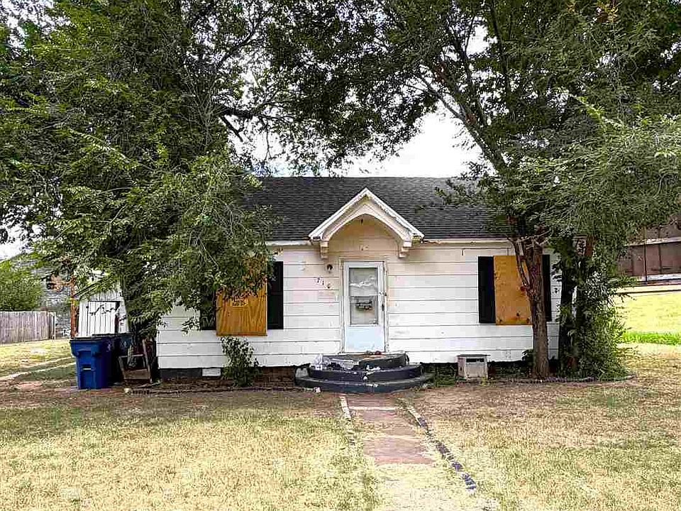 1st image of 710 S 8th St