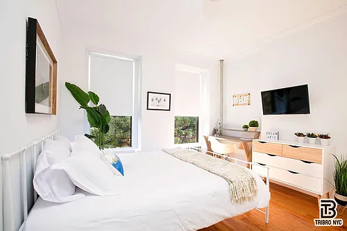 150 E 105th St #1B Photo 1