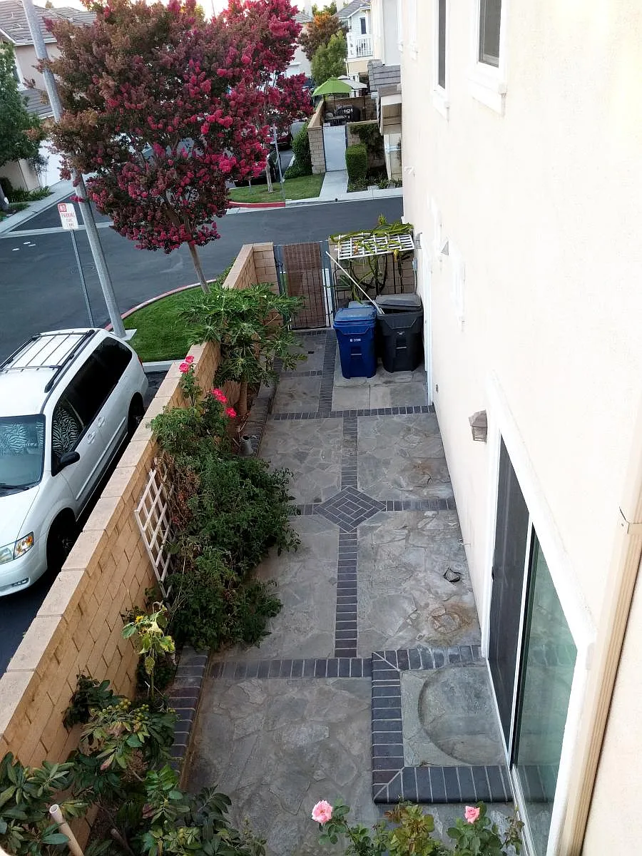 Great views from the balcony - 2710 Brewer St