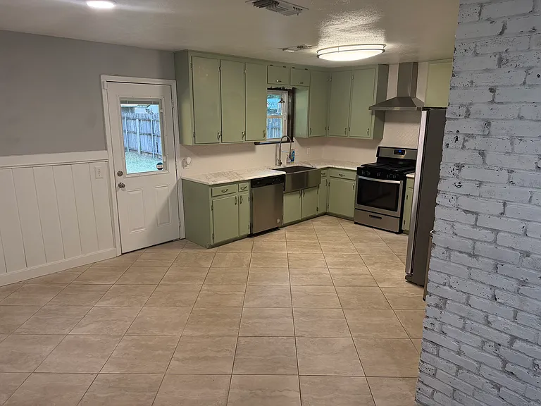 5409 Fursman Ave — Photo 5