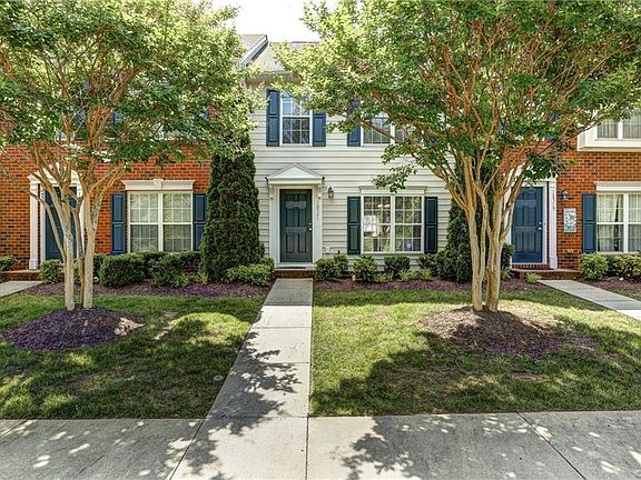 2nd image of 10521 Mountain Gate Way #10521