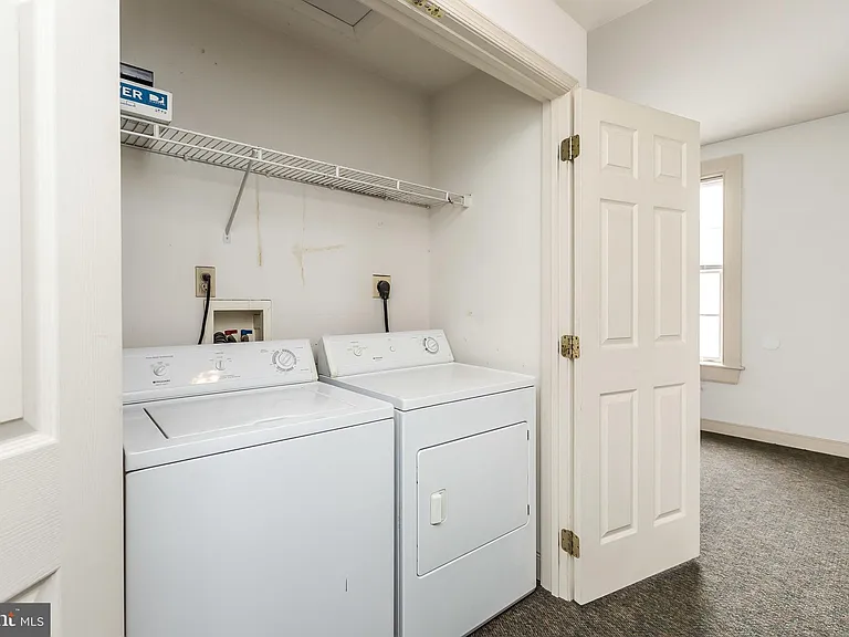 2 W Henrietta St #B — Photo 22